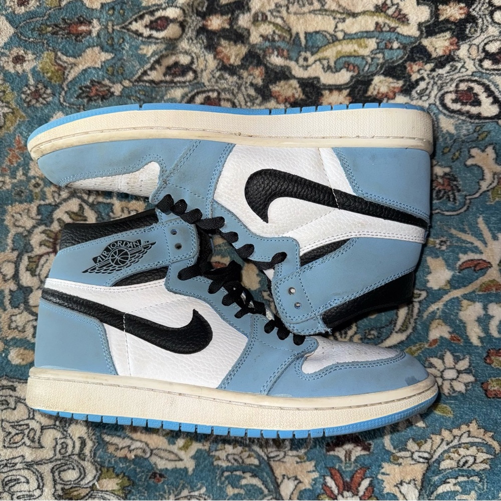 Air Jordan 1 Retro High OG University